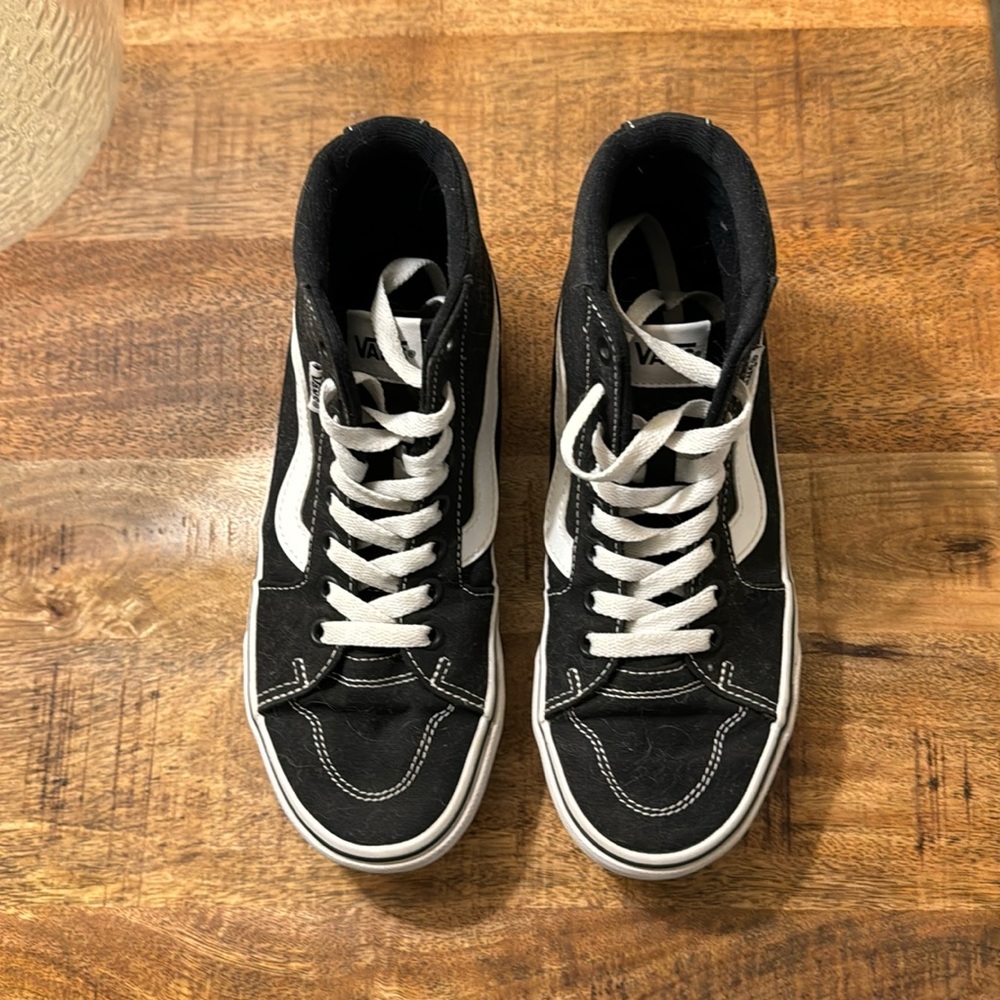 WOMEN'S VANS FILMORE HIGH-TOP SKATE SHOES, size 5, excellent condition
